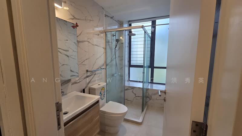 Northwood Condominium For Sale at S$ 2,100,000 | PropertyGuru Singapore - Bathroom