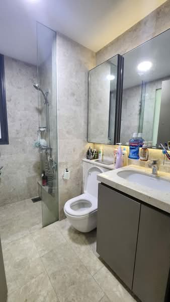 Riversails, 8 Upper Serangoon Crescent, 2 Bedrooms, 882 sqft, Condominium For Rent, by Marvin Tan, 500060218 - Bathroom - PropertyGuru.com.sg