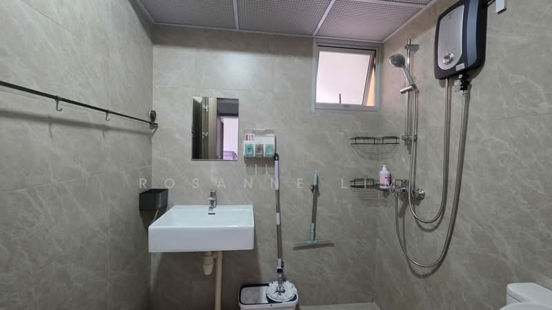 220B Tengah Garden Walk, 220B Tengah Garden Walk, Room Rental, 100 sqft, HDB Flat For Rent, by Rosanne Lim, 500060219 - Bathroom - PropertyGuru.com.sg