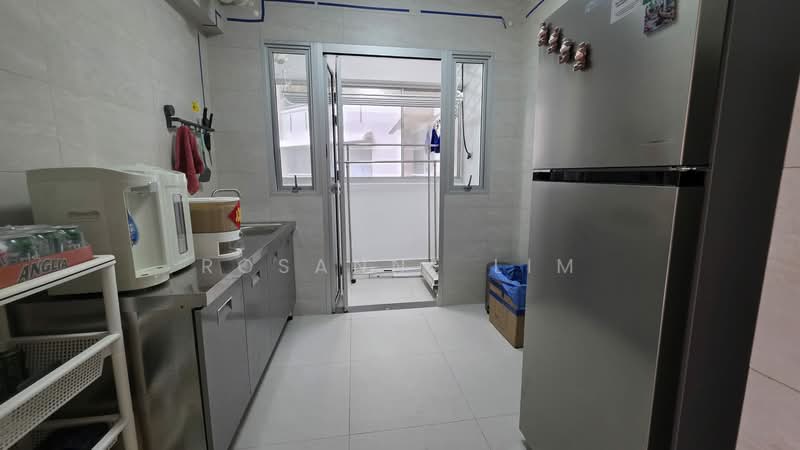 220B Tengah Garden Walk, 220B Tengah Garden Walk, Room Rental, 100 sqft, HDB Flat For Rent, by Rosanne Lim, 500060219 - Kitchen - PropertyGuru.com.sg