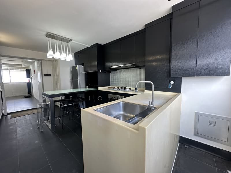 44 Bedok South Road HDB Flat For Sale at S$ 560,000 | PropertyGuru Singapore - Kitchen