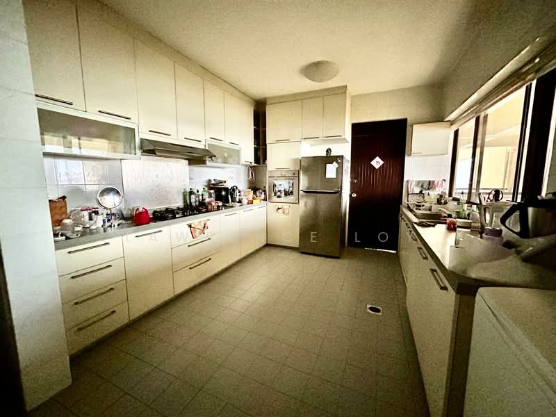 Hillcrest Arcadia Condominium For Sale at S$ 2,350,000 | PropertyGuru Singapore - Kitchen