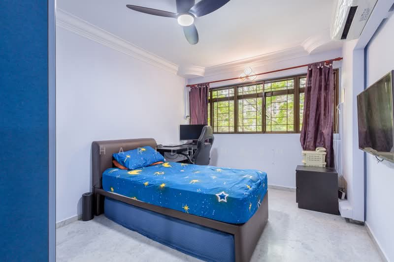 337 Clementi Avenue 2 HDB Flat For Sale at S$ 800,000 | PropertyGuru Singapore - Bedroom