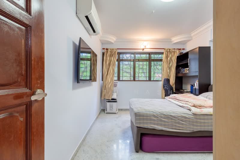 337 Clementi Avenue 2 HDB Flat For Sale at S$ 800,000 | PropertyGuru Singapore - Bedroom