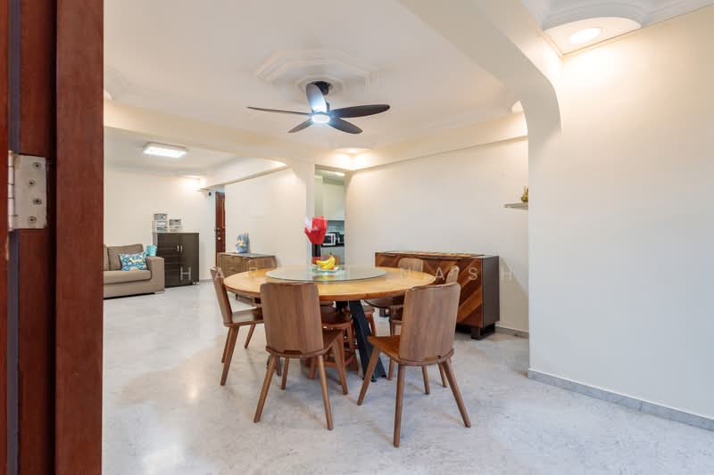 337 Clementi Avenue 2 HDB Flat For Sale at S$ 800,000 | PropertyGuru Singapore - Dining