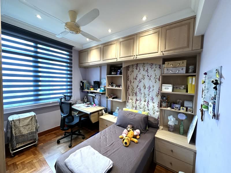 Parc Oasis Condominium For Sale at S$ 1,600,000 | PropertyGuru Singapore - Common Bedroom 2