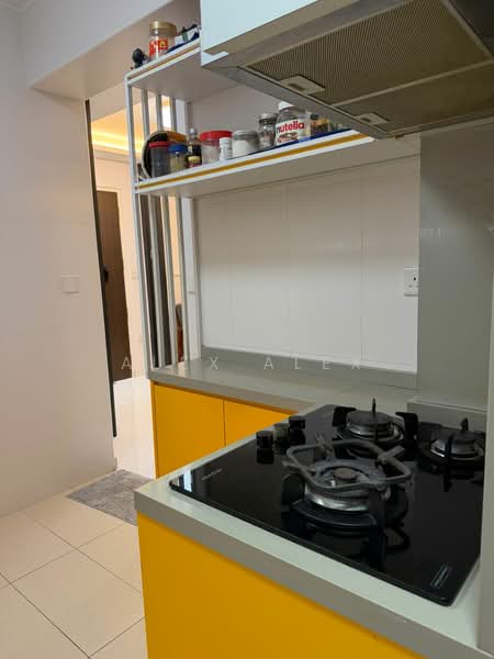 41A Margaret Drive HDB Flat For Sale at S$ 880,000 | PropertyGuru Singapore - Kitchen