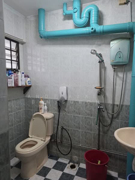 197 Pasir Ris Street 12 HDB Flat For Sale at S$ 680,000 | PropertyGuru Singapore - Bathroom