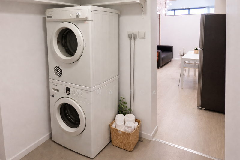 International Plaza Apartment For Sale at S$ 1,490,000 | PropertyGuru Singapore - Interior