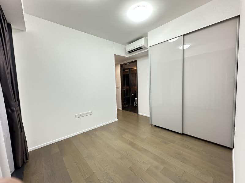 Parc Esta, 910 Sims Avenue, 3 Bedrooms, 915 sqft, Condominium For Rent, by Jennifer Lim, 500060255 - Master bedroom  - PropertyGuru.com.sg