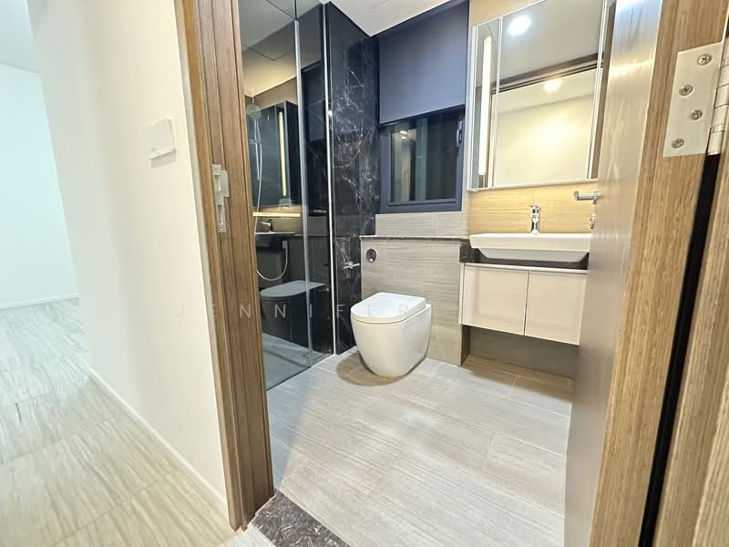 Parc Esta, 910 Sims Avenue, 3 Bedrooms, 915 sqft, Condominium For Rent, by Jennifer Lim, 500060255 - Common Bathroom - PropertyGuru.com.sg