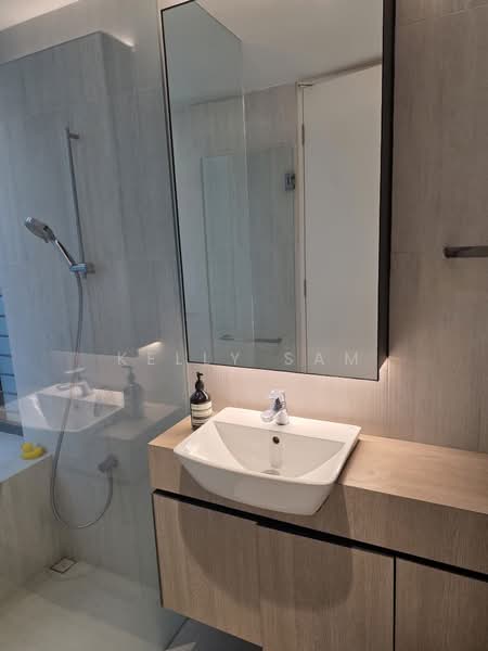 Watermark Robertson Quay Apartment For Sale at S$ 4,600,000 | PropertyGuru Singapore - Bathroom
