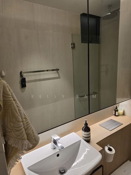 Watermark Robertson Quay Apartment For Sale at S$ 4,600,000 | PropertyGuru Singapore - Bathroom