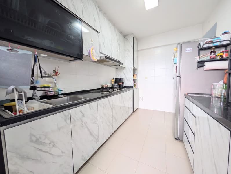 547A Segar Road HDB Flat For Sale at S$ 610,000 | PropertyGuru Singapore - Kitchen