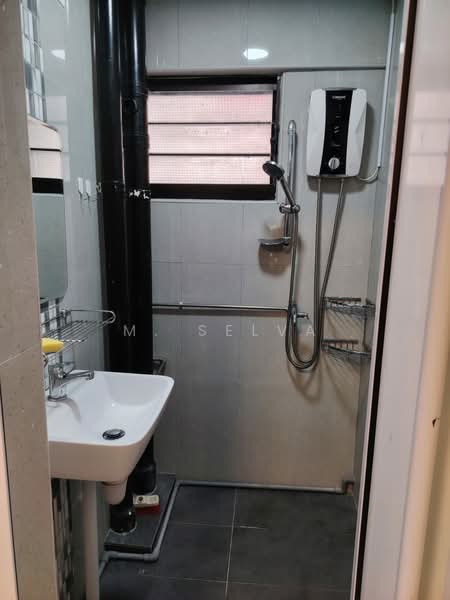 76 Lorong Limau, 76 Lorong Limau, 3 Bedrooms, 680 sqft, HDB Flat For Rent, by M. Selva, 500060278 - Bathroom - PropertyGuru.com.sg