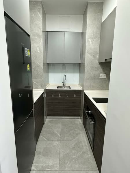 Stirling Residences, 21 Stirling Road, 2 Bedrooms, 657 sqft, Condominium For Rent, by Michelle Foo, 500060279 - Kitchen - PropertyGuru.com.sg