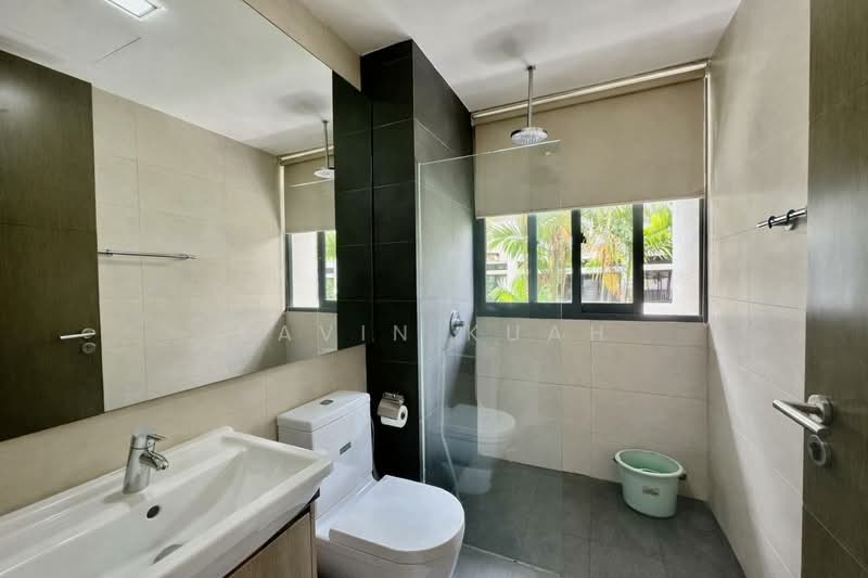 Eastbay Condominium For Sale at S$ 1,980,000 | PropertyGuru Singapore - Bathroom