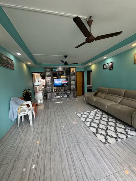 430 Jurong West Avenue 1 HDB Flat For Sale at S$ 550,000 | PropertyGuru Singapore - Living Room