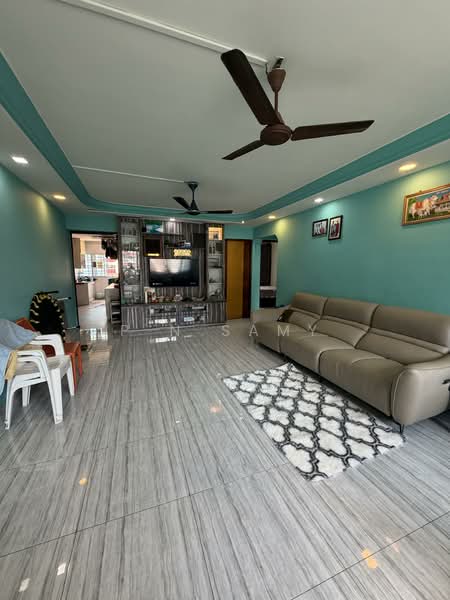 430 Jurong West Avenue 1 HDB Flat For Sale at S$ 550,000 | PropertyGuru Singapore - Living Room