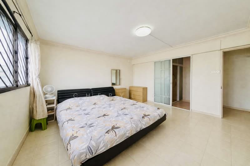 117 Bishan Street 12 HDB Flat For Sale at S$ 1,280,000 | PropertyGuru Singapore - Master Bedroom