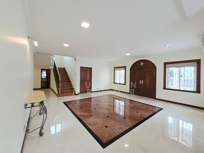 For Rent - Coldstream Ave Big Garden 4+1 Bed 4 Bath