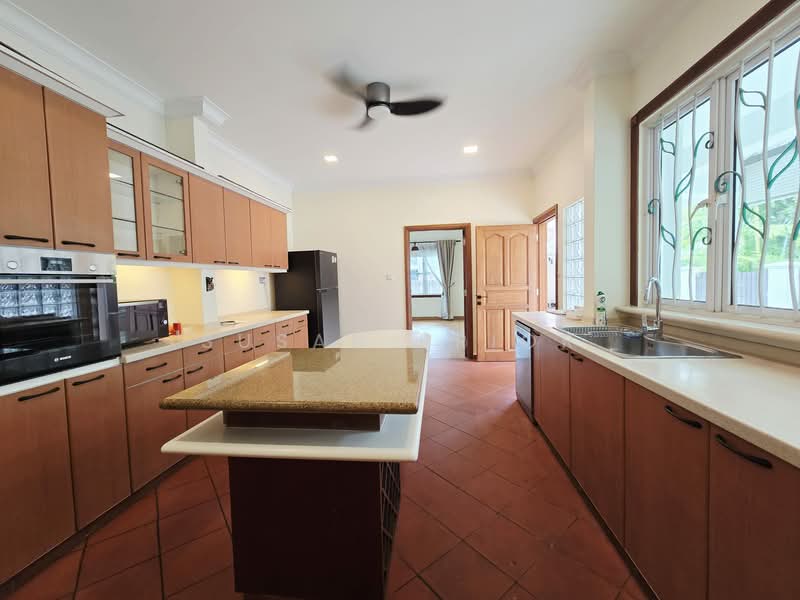 Coldstream Ave Big Garden 4+1 Bed 4 Bath, , 4 Bedrooms, 4,700 sqft, Detached House For Rent, by Susan Prior, 500060306 - Kitchen - PropertyGuru.com.sg