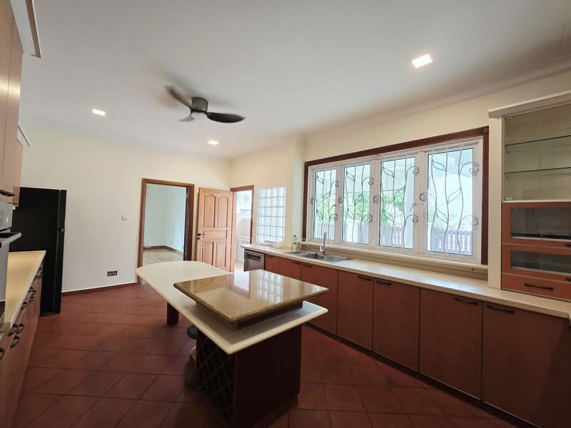 Coldstream Ave Big Garden 4+1 Bed 4 Bath, , 4 Bedrooms, 4,700 sqft, Detached House For Rent, by Susan Prior, 500060306 - Kitchen - PropertyGuru.com.sg