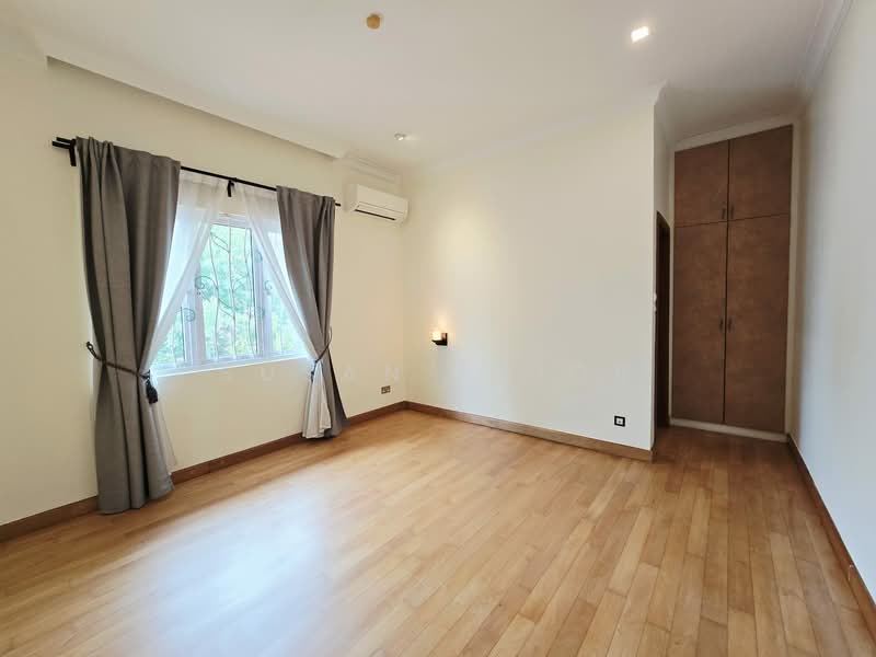 Coldstream Ave Big Garden 4+1 Bed 4 Bath, , 4 Bedrooms, 4,700 sqft, Detached House For Rent, by Susan Prior, 500060306 - Bedroom - PropertyGuru.com.sg