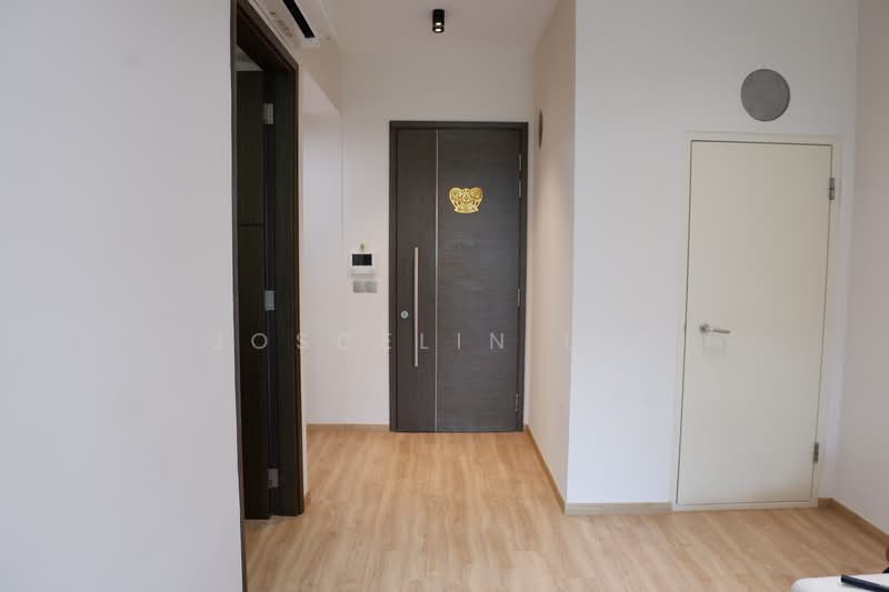 Eastbay Condominium For Sale at S$ 1,200,000 | PropertyGuru Singapore - Entrance