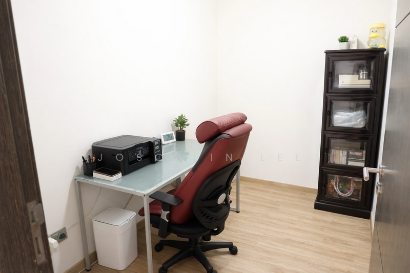 Eastbay Condominium For Sale at S$ 1,200,000 | PropertyGuru Singapore - Study