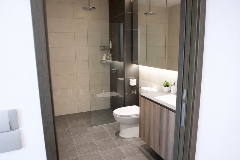 Eastbay Condominium For Sale at S$ 1,200,000 | PropertyGuru Singapore - Bathroom