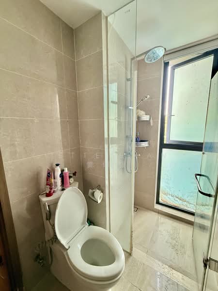 Kingsford Waterbay Condominium For Sale at S$ 1,950,000 | PropertyGuru Singapore - Bathroom