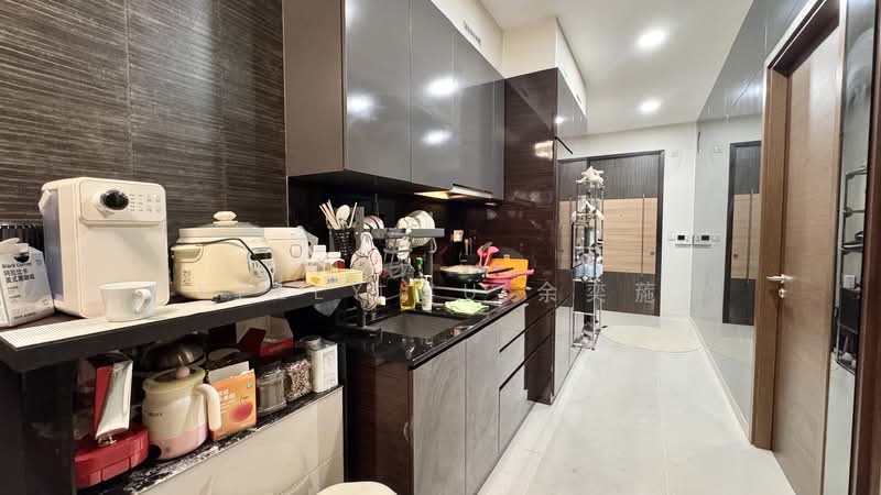Forte Suites Condominium For Sale at S$ 1,250,000 | PropertyGuru Singapore - Kitchen