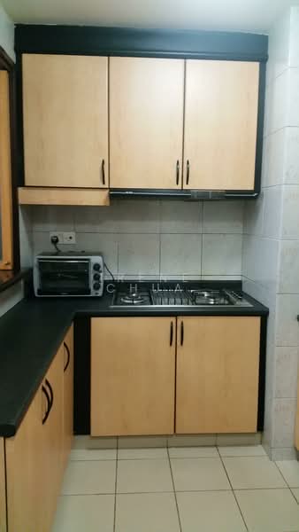 Regent Heights Condominium For Sale at S$ 1,130,000 | PropertyGuru Singapore - Kitchen