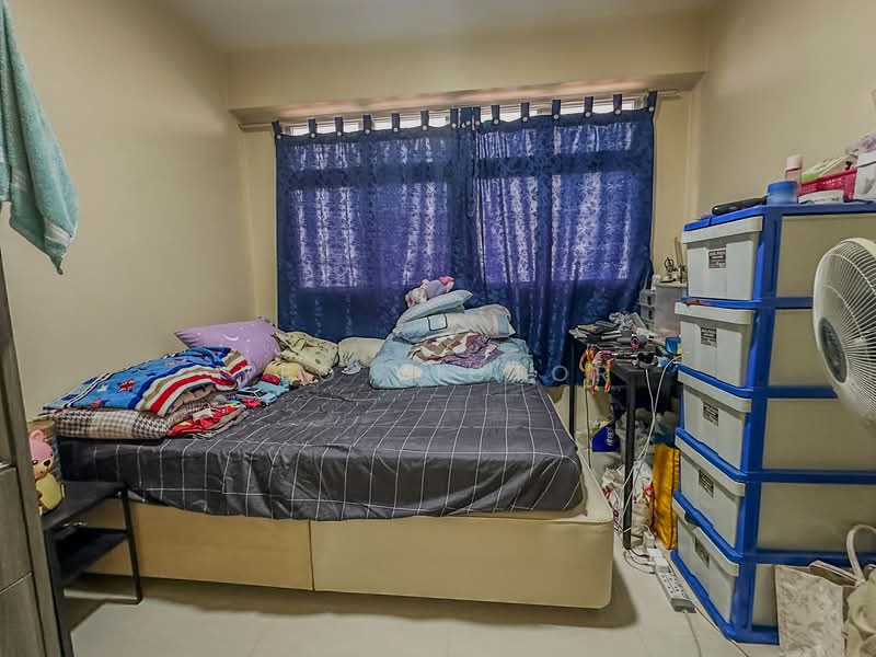 811A Choa Chu Kang Avenue 7 HDB Flat For Sale at S$ 500,000 | PropertyGuru Singapore - Bedroom