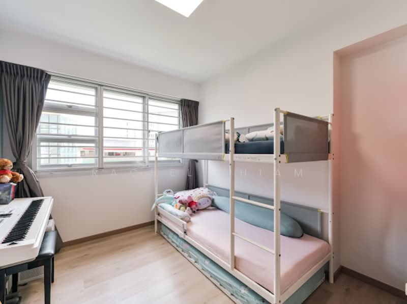 228B Ang Mo Kio Street 23 HDB Flat For Sale at S$ 1,008,000 | PropertyGuru Singapore - Bedroom