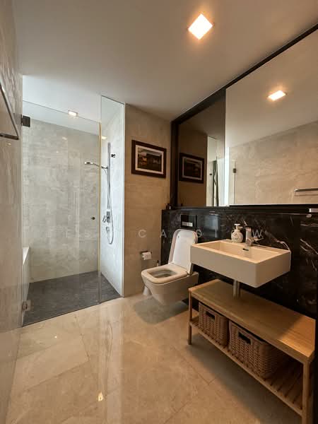 Cape Royale Condominium For Sale at S$ 3,850,000 | PropertyGuru Singapore - Bathroom