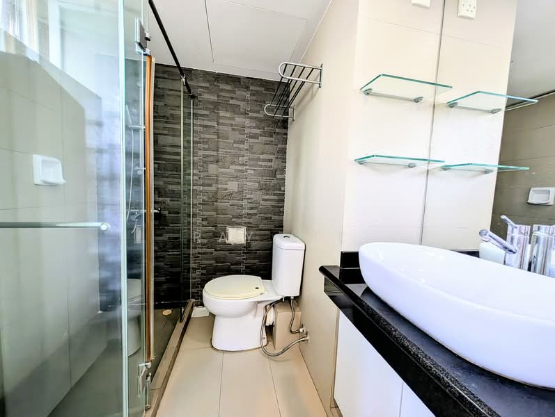 Pandan Valley Condominium For Sale at S$ 3,200,000 | PropertyGuru Singapore - Bathroom