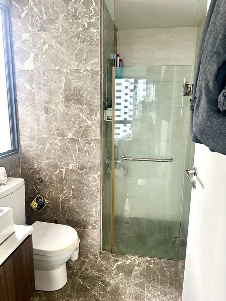 Riversound Residence, 1 Sengkang East Avenue, 1 Bedroom, 452 sqft, Condominium For Rent, by Rina Royale Tan, 500060332 - Bathroom - PropertyGuru.com.sg