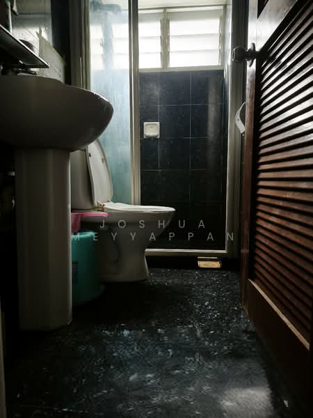 Pandan Valley, 1 Pandan Valley, Room Rental, 150 sqft, Condominium For Rent, by Joshua Meyyappan, 500060334 - Bathroom - PropertyGuru.com.sg