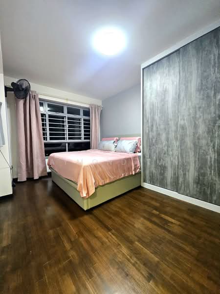 683A Edgedale Plains HDB Flat For Sale at S$ 780,000 | PropertyGuru Singapore - Master Bedroom