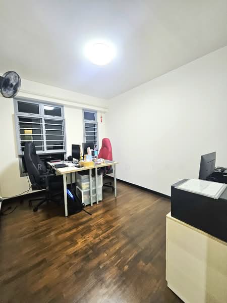 683A Edgedale Plains HDB Flat For Sale at S$ 780,000 | PropertyGuru Singapore - Bedroom 2