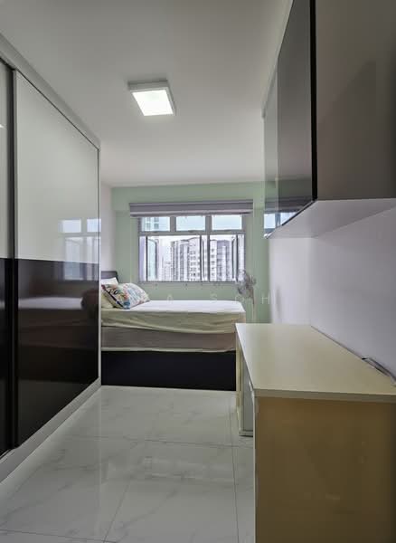 671A Edgefield Plains HDB Flat For Sale at S$ 678,000 | PropertyGuru Singapore - Bedroom