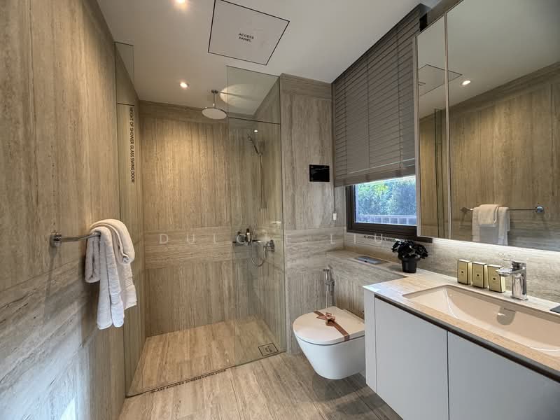 River Modern Condominium For Sale at S$ 6,000,000 | PropertyGuru Singapore - Bathroom