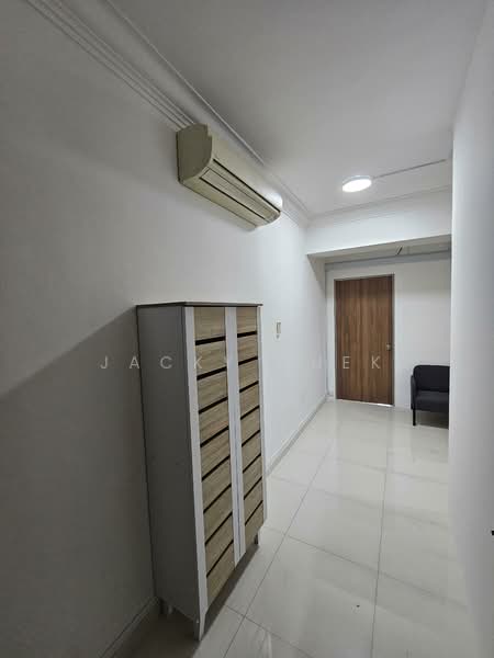 Fernwood Towers, 28 Fernwood Terrace, Room Rental, 100 sqft, Condominium For Rent, by Jacky Quek, 500060355 - Corridor - PropertyGuru.com.sg