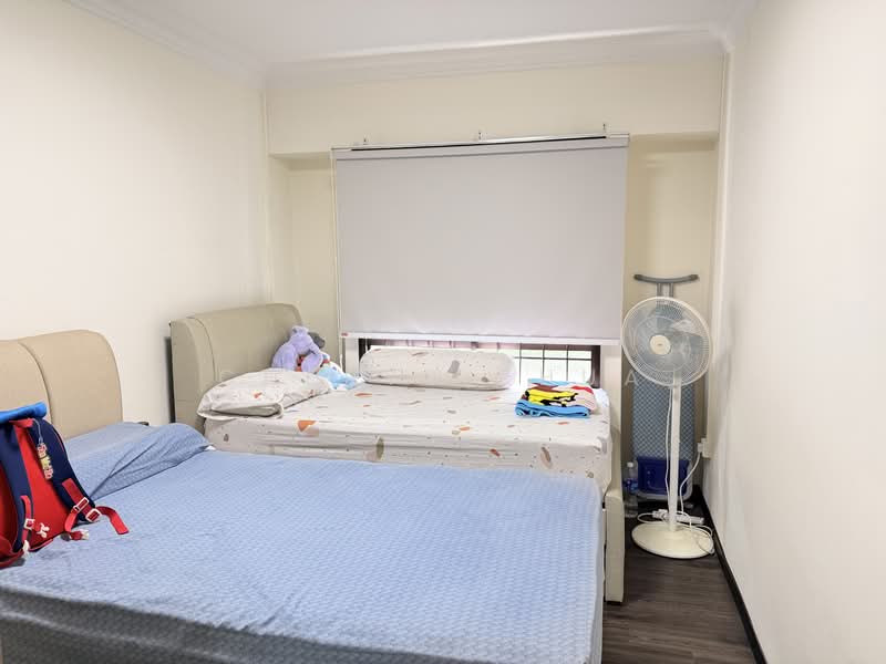 664A Jurong West Street 64 HDB Flat For Sale at S$ 740,000 | PropertyGuru Singapore - Bedroom