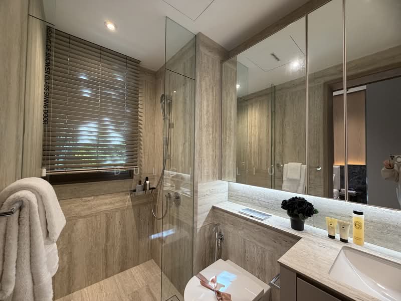 River Modern Condominium For Sale at S$ 4,500,000 | PropertyGuru Singapore - Bathroom