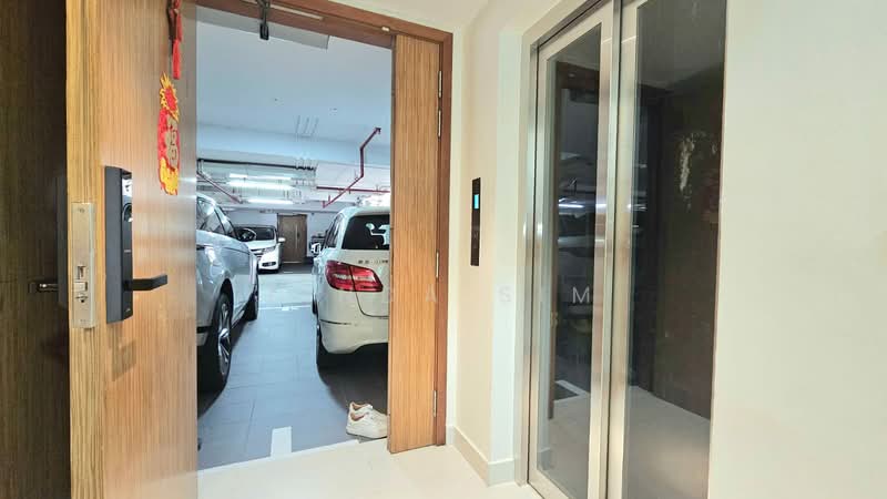 $990psf❤️ Freehold ❤4015sf ❤Cluster Landed ❤️Renovate❤️6bed 5bath ❤️3min Pasir Panjang MRT Vivo West Cluster House For Sale at S$ 3,999,999 | PropertyGuru Singapore - Entrance