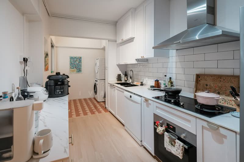 69 Redhill Close HDB Flat For Sale at S$ 920,000 | PropertyGuru Singapore - Kitchen