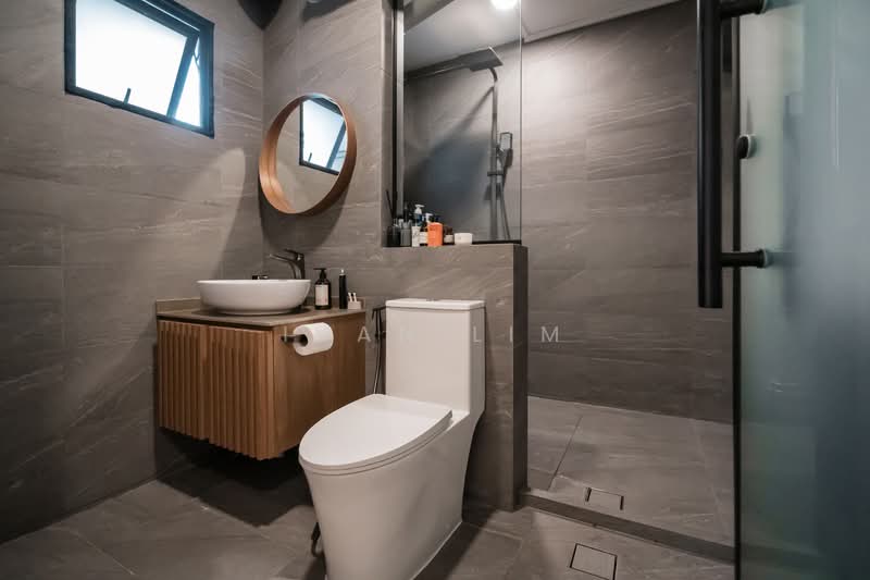 69 Redhill Close HDB Flat For Sale at S$ 920,000 | PropertyGuru Singapore - Bathroom